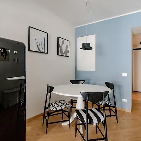 Gem Of The - Luxury Old Town Apartment Como