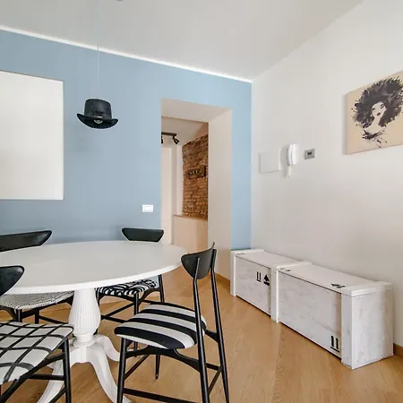 Gem Of The - Luxury Old Town Apartment Como